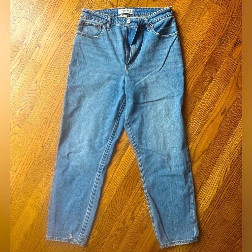 “The Mom High Rise” jeans